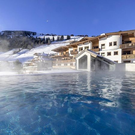 Natur- & Wanderhotel Tuxertal Εξωτερικό φωτογραφία