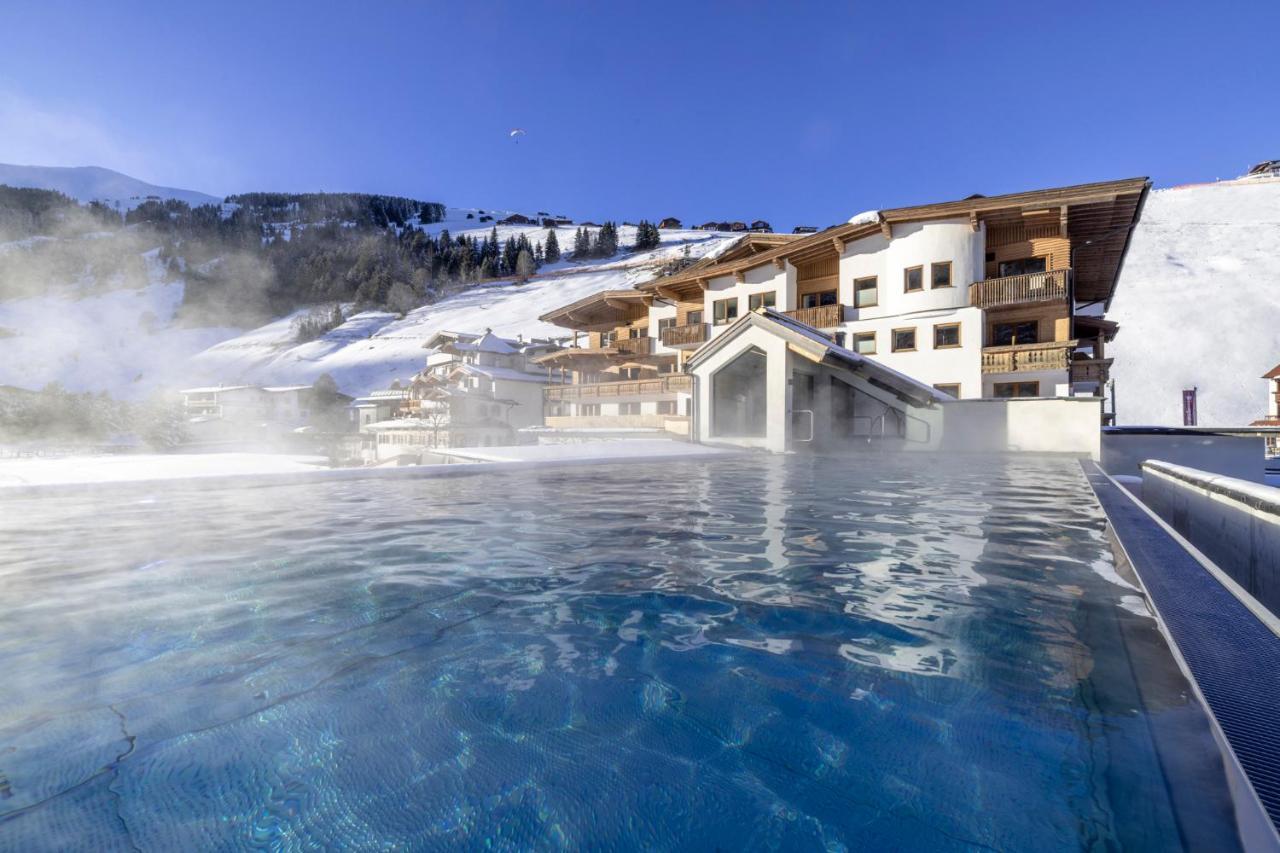 Natur- & Wanderhotel Tuxertal Εξωτερικό φωτογραφία
