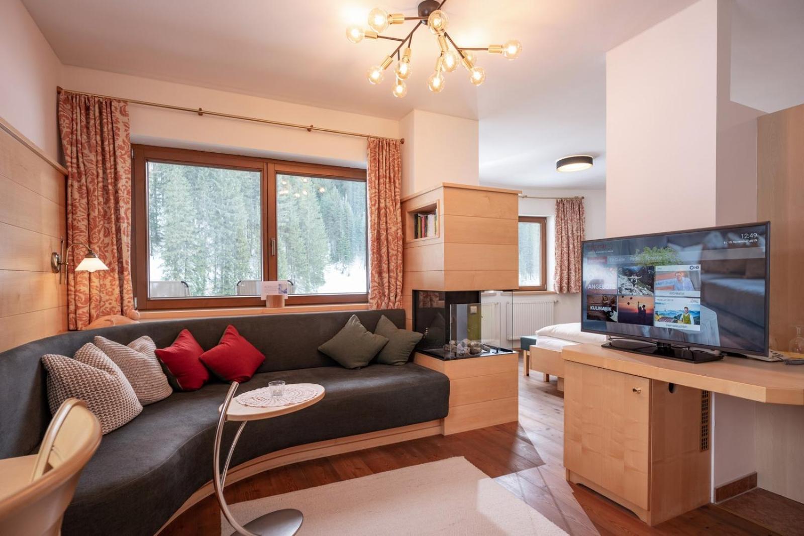 Natur- & Wanderhotel Tuxertal Εξωτερικό φωτογραφία