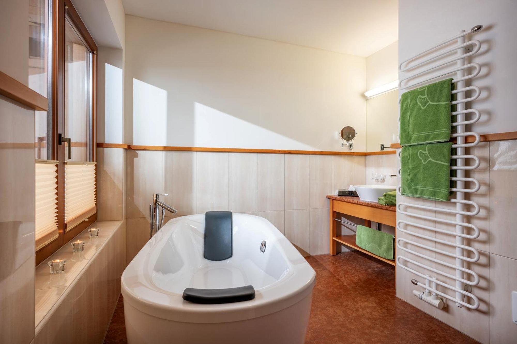 Natur- & Wanderhotel Tuxertal Εξωτερικό φωτογραφία