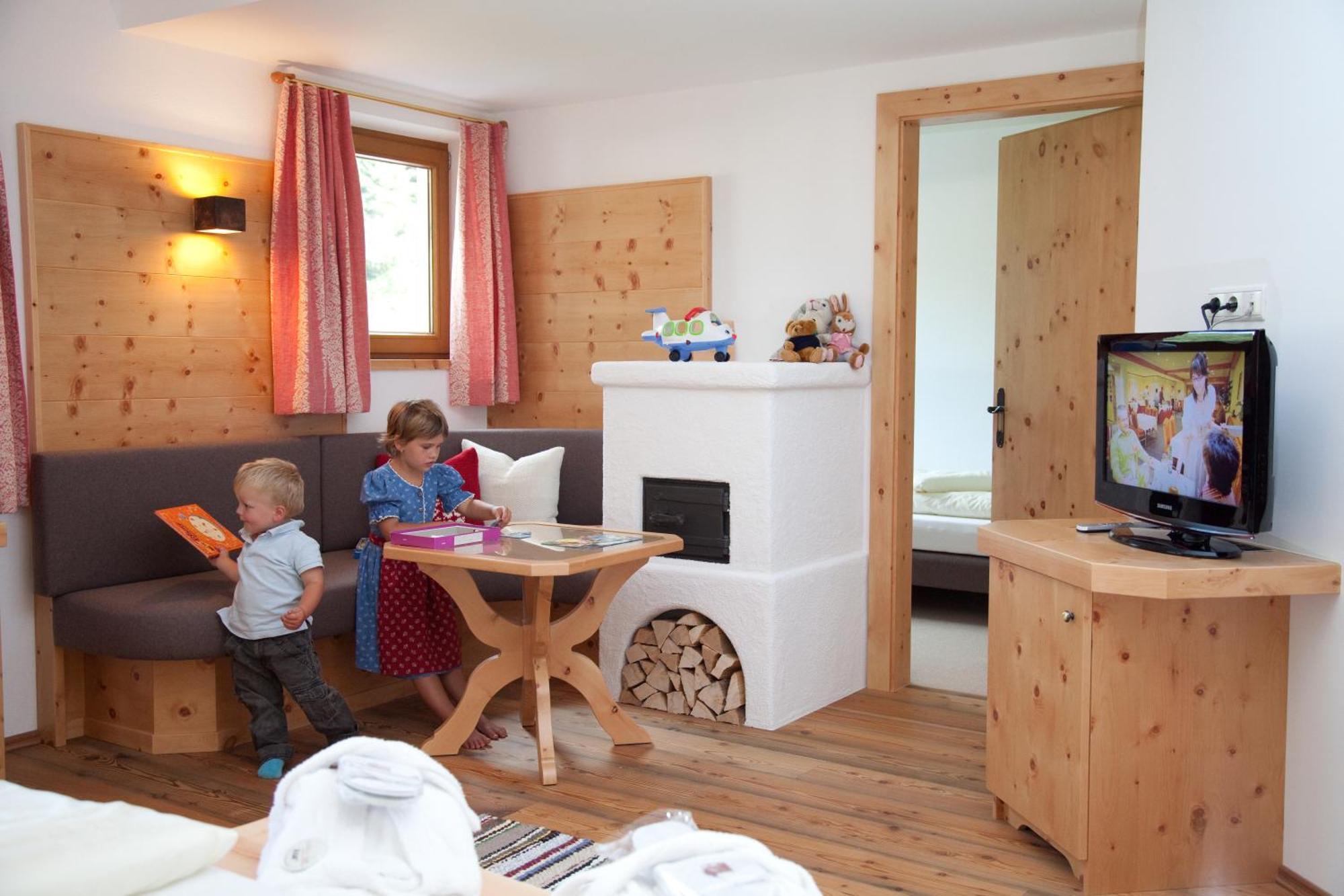 Natur- & Wanderhotel Tuxertal Εξωτερικό φωτογραφία