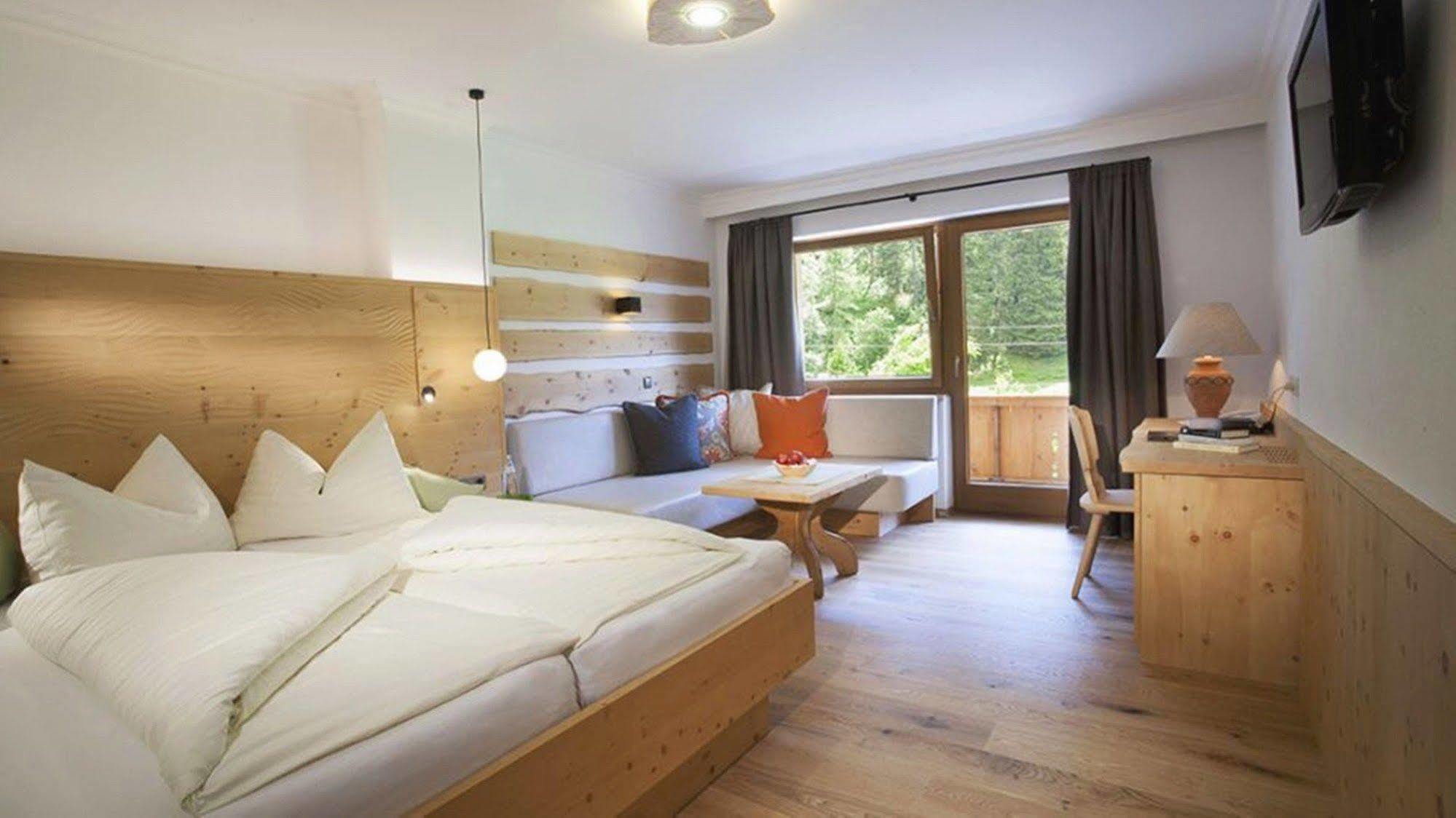 Natur- & Wanderhotel Tuxertal Εξωτερικό φωτογραφία
