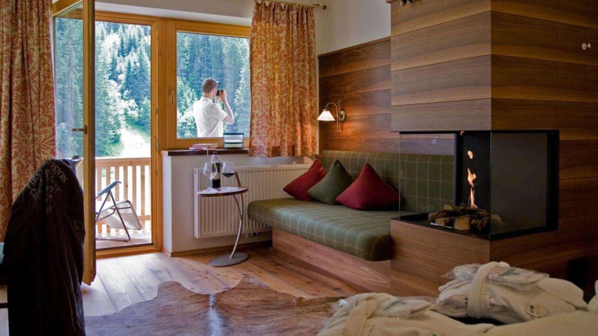 Natur- & Wanderhotel Tuxertal Εξωτερικό φωτογραφία